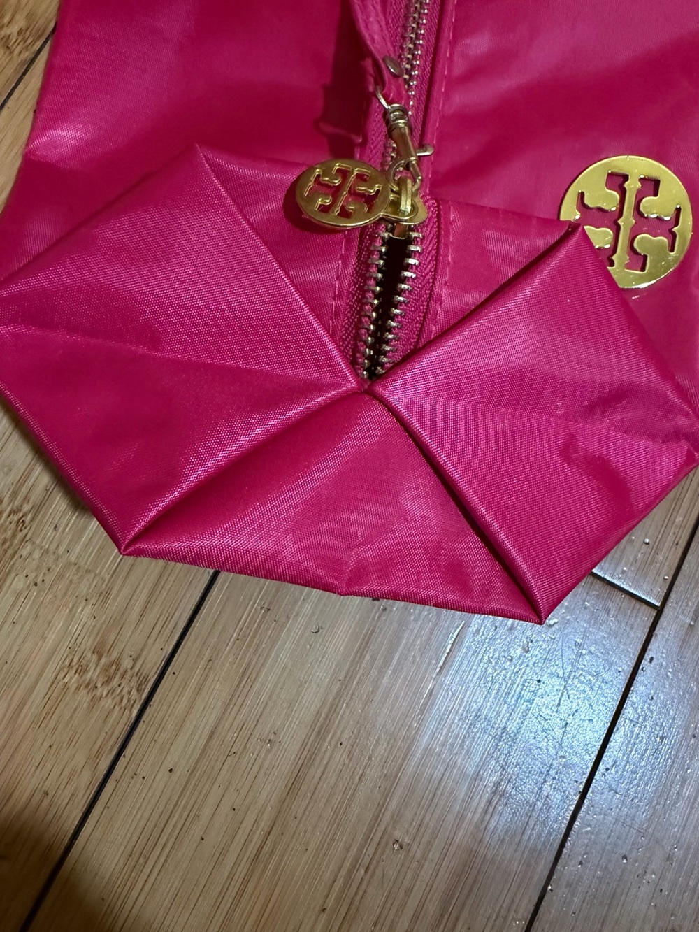 Tory Burch Nylon Cosmetic Toiletry Jewelry Bag Pouch Hot Pink OS - Picture 9 of 11
